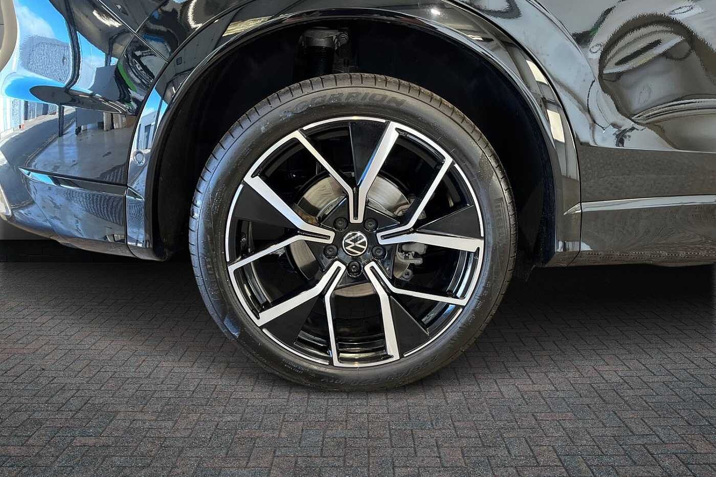 Volkswagen Tiguan 2.0 TDI R-Line SUV 5dr Diesel DSG Euro 6 (s/s) (150 ps)