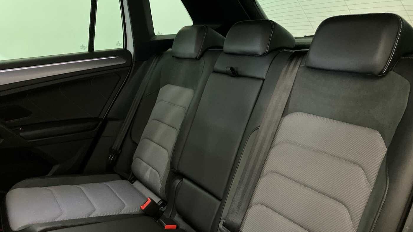Volkswagen Tiguan 2.0 TDI (150ps) R-Line Tech SCR 4Motion DSG
