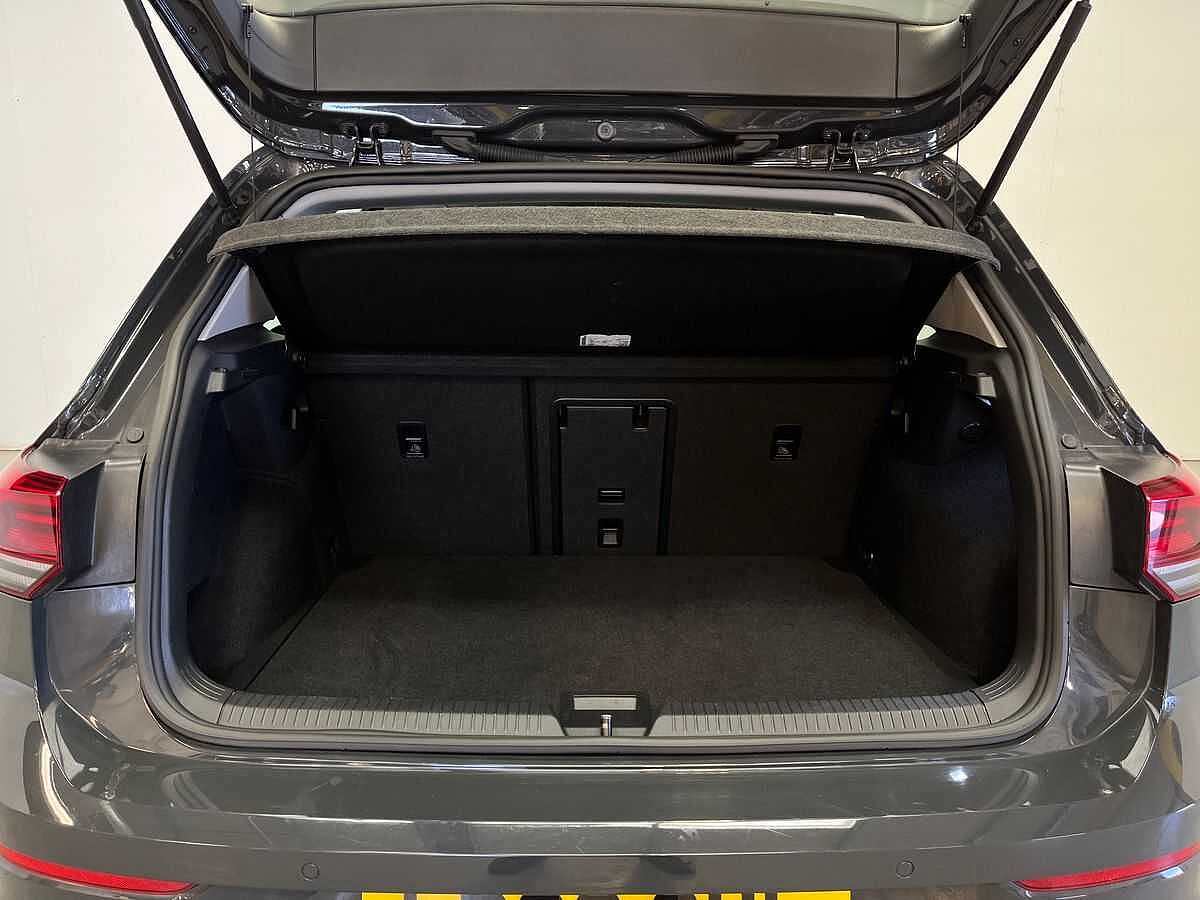 Volkswagen Golf 1.5 TSI Life 5Dr