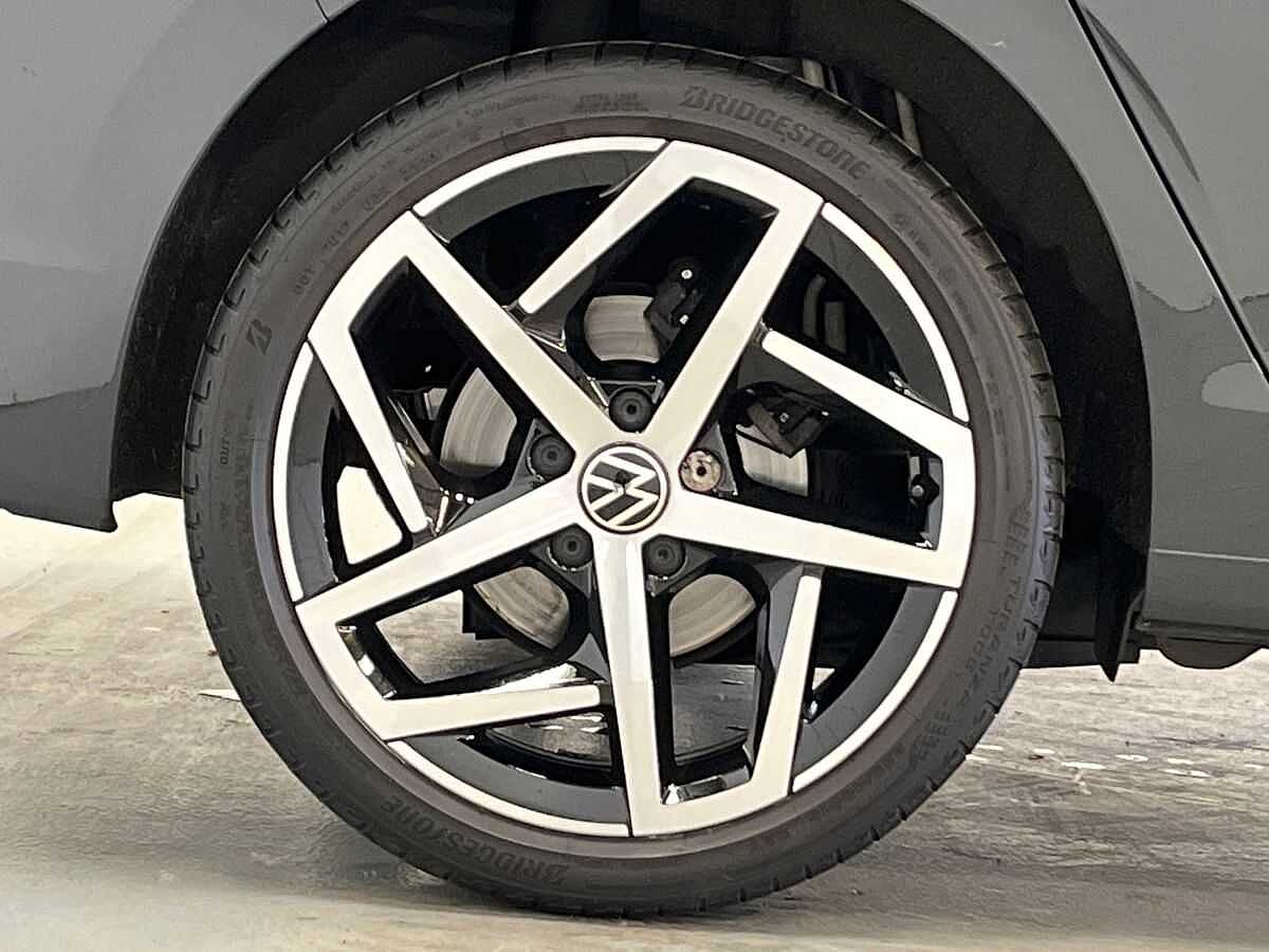 Volkswagen Golf 1.5 TSI Life 5Dr
