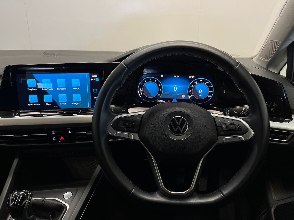 Volkswagen Golf 1.5 TSI Life 5Dr