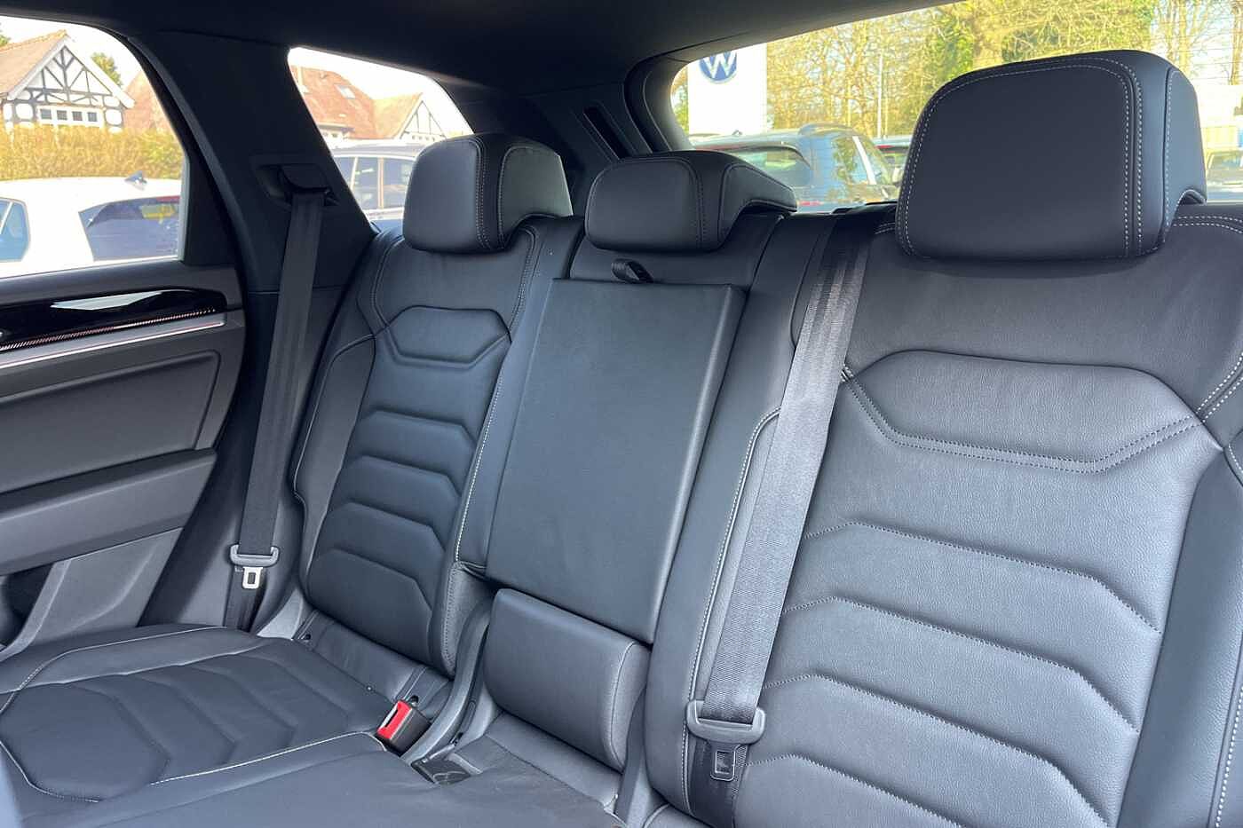 Volkswagen Touareg 3.0TDI (286ps) Black Edition 4Motion 5dr
