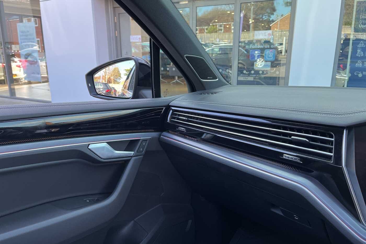 Volkswagen Touareg 3.0TDI (286ps) Black Edition 4Motion 5dr