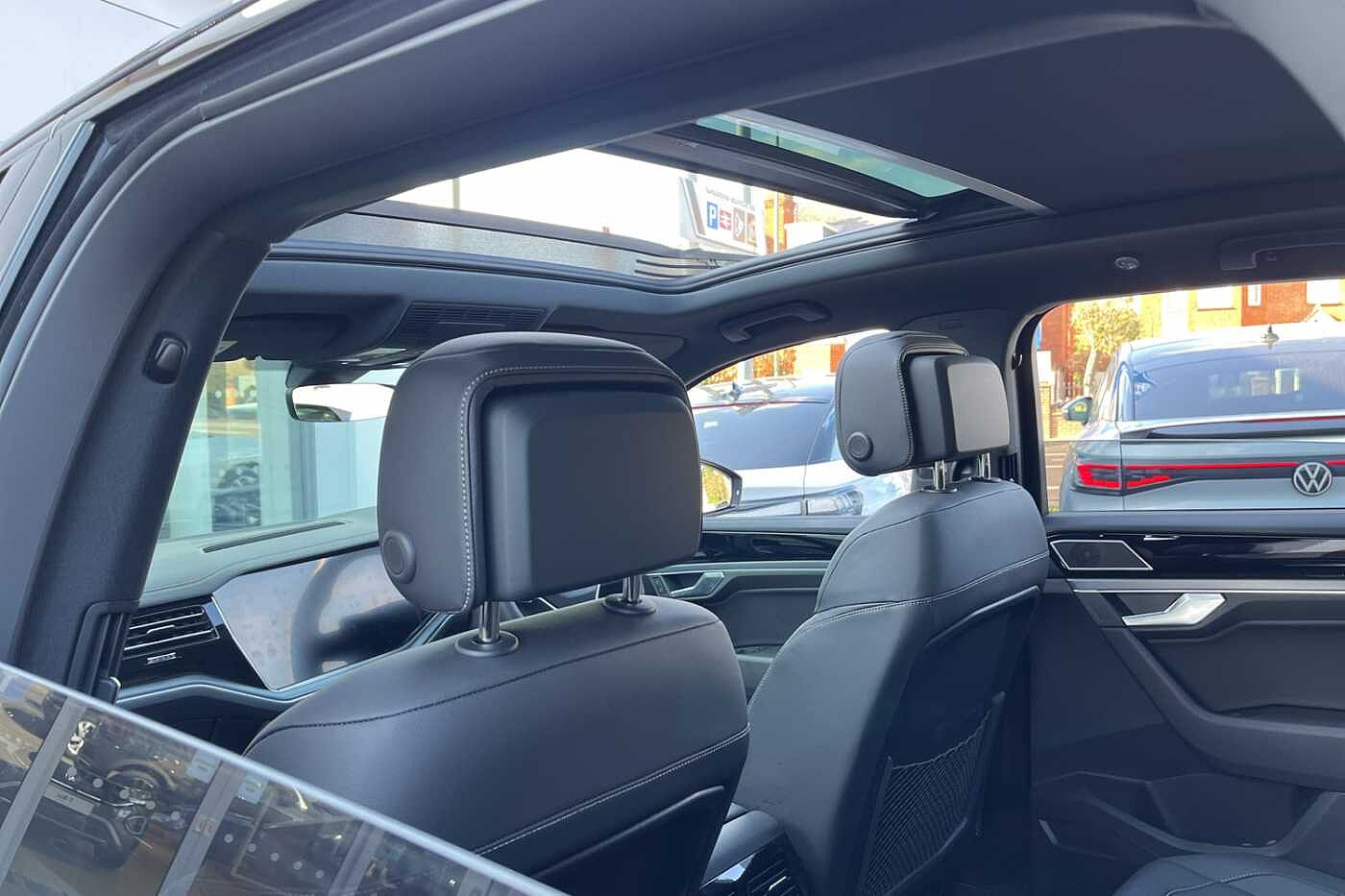 Volkswagen Touareg 3.0TDI (286ps) Black Edition 4Motion 5dr