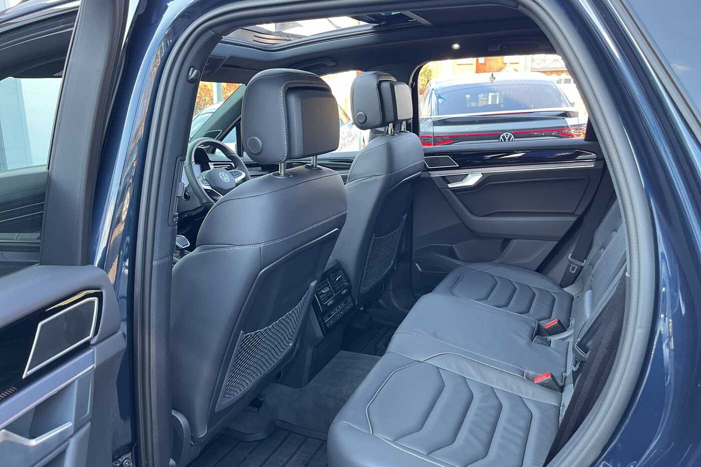Volkswagen Touareg 3.0TDI (286ps) Black Edition 4Motion 5dr