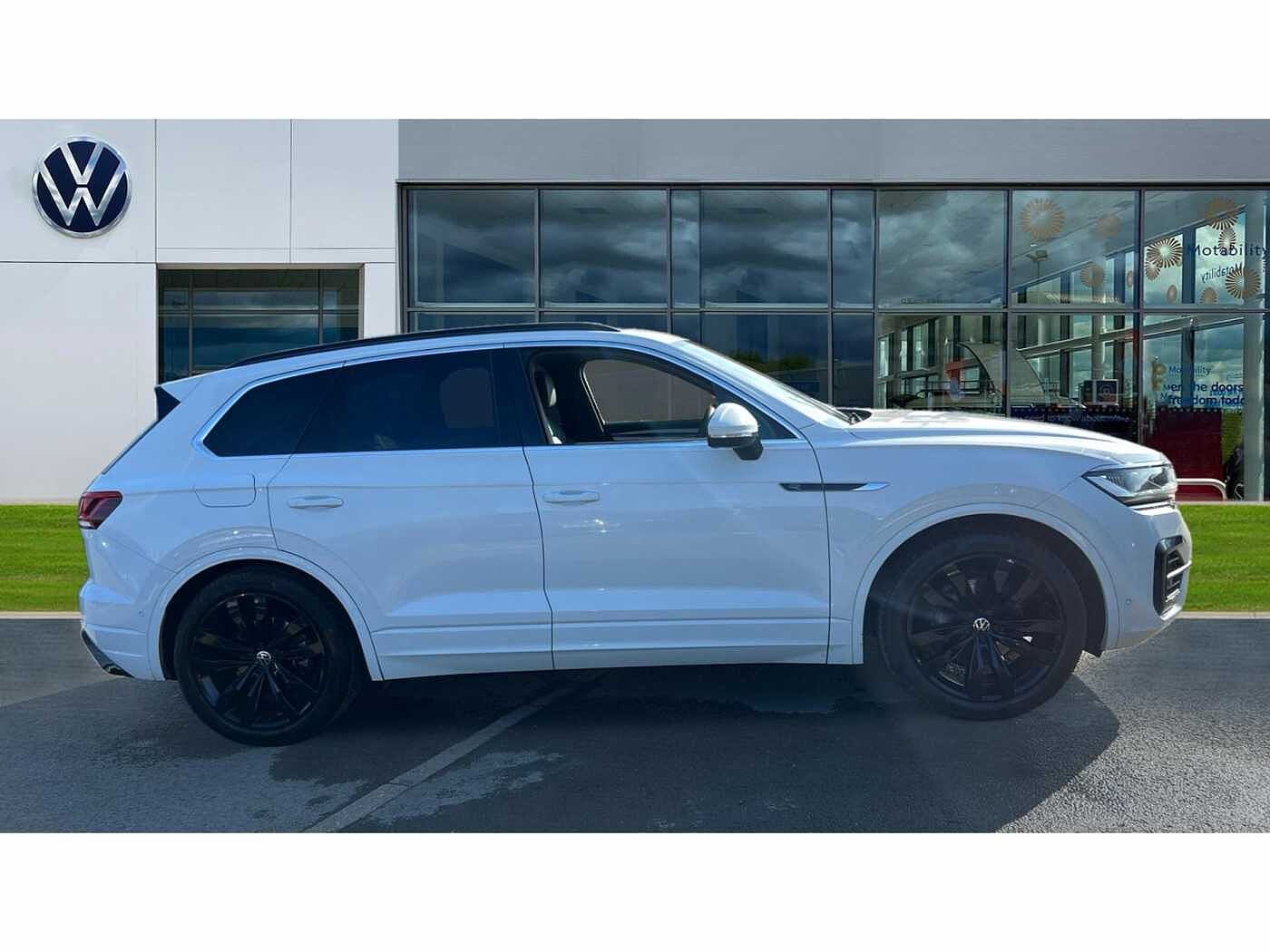 Volkswagen Touareg 3.0 V6 TDI 4Motion R-Line Tech Plus 5dr Tip Auto