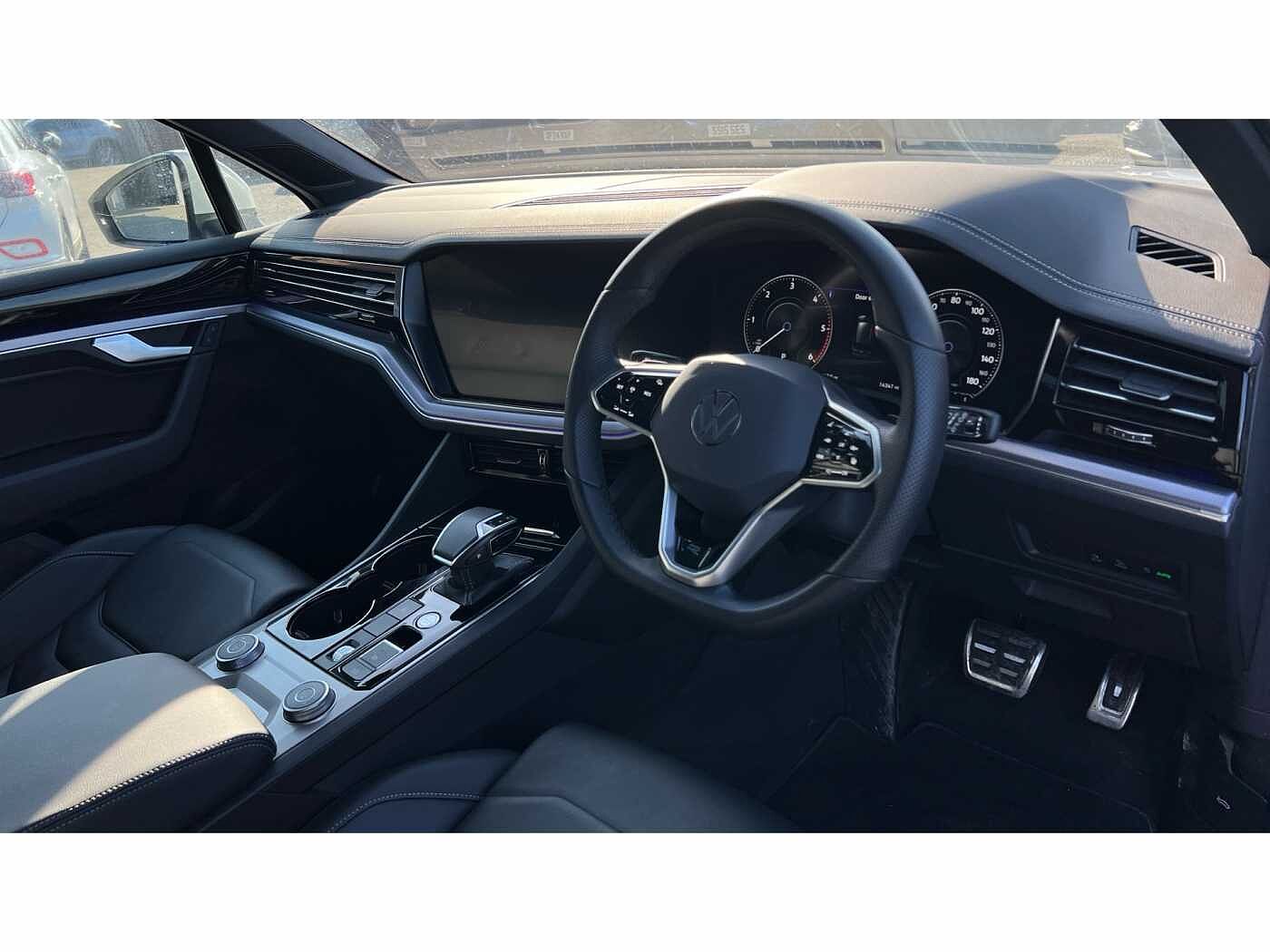 Volkswagen Touareg 3.0 V6 TDI 4Motion R-Line Tech Plus 5dr Tip Auto