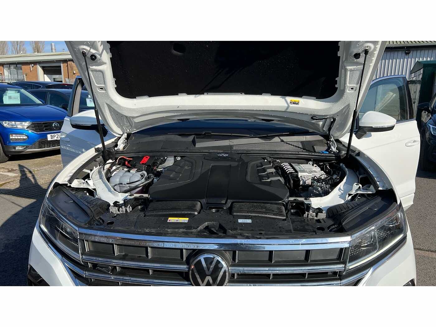 Volkswagen Touareg 3.0 V6 TDI 4Motion R-Line Tech Plus 5dr Tip Auto