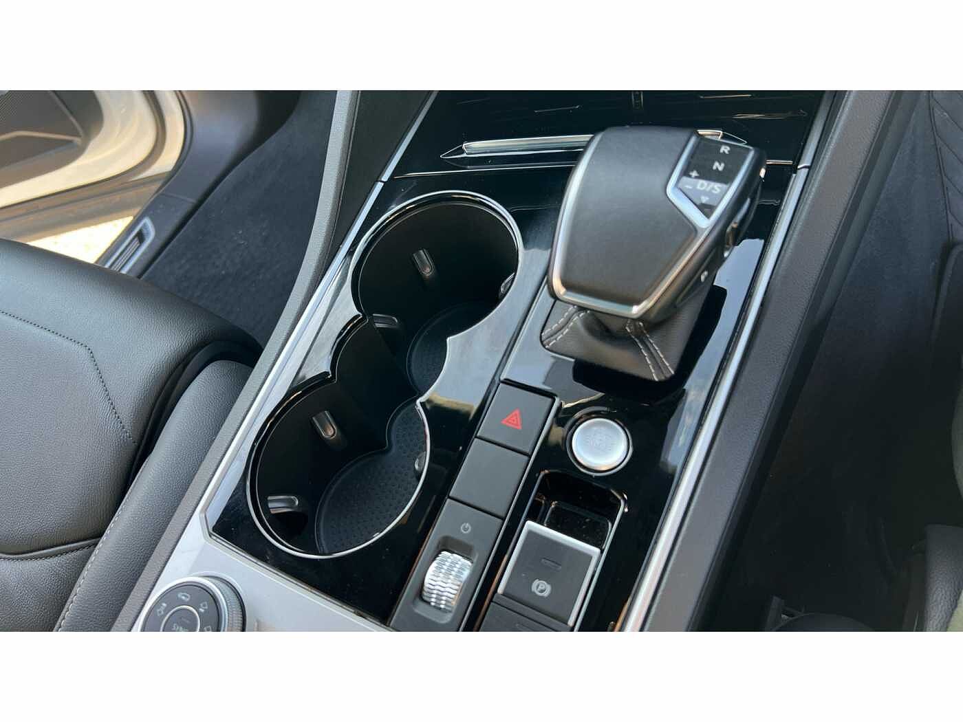 Volkswagen Touareg 3.0 V6 TDI 4Motion R-Line Tech Plus 5dr Tip Auto