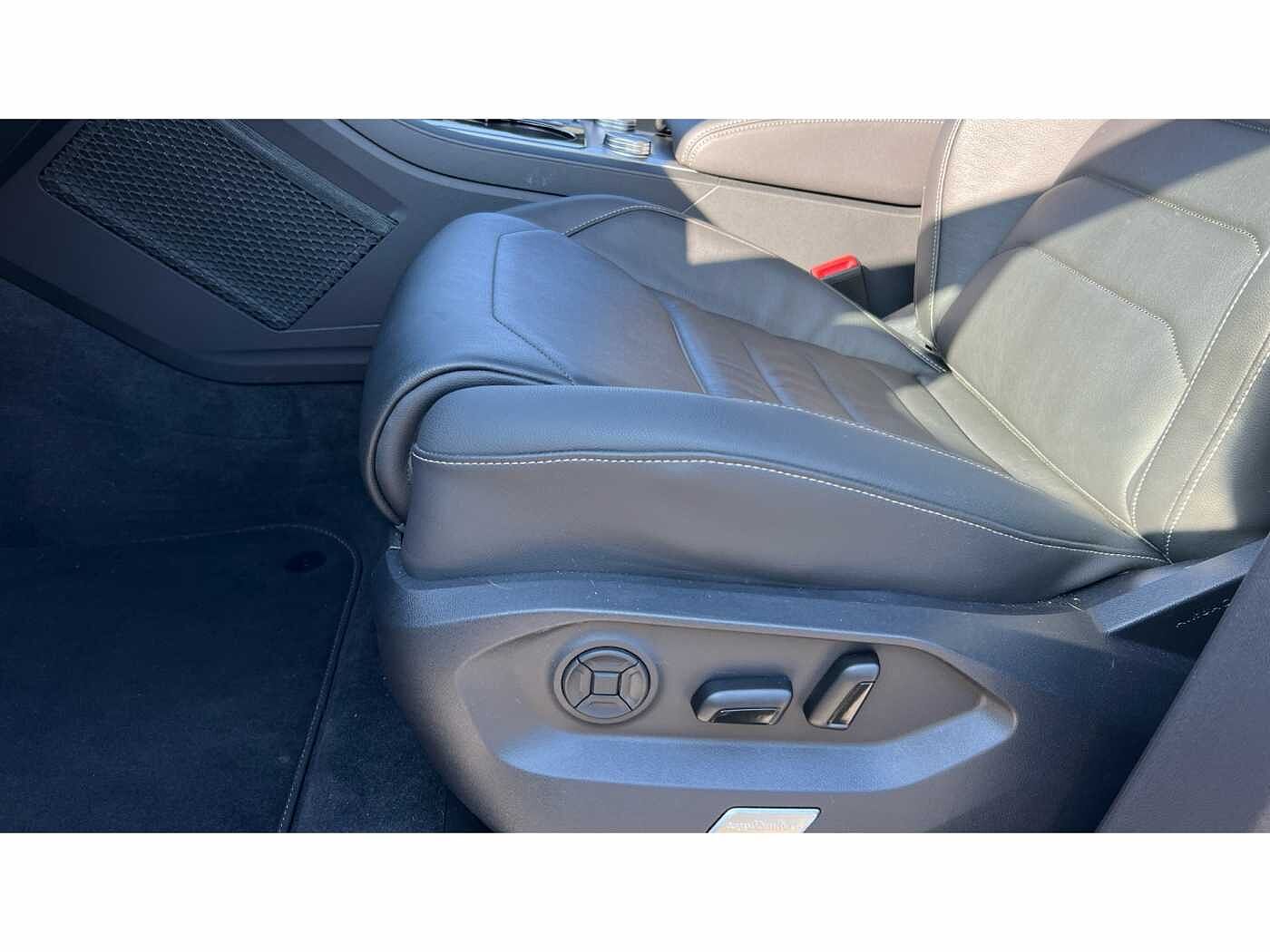 Volkswagen Touareg 3.0 V6 TDI 4Motion R-Line Tech Plus 5dr Tip Auto