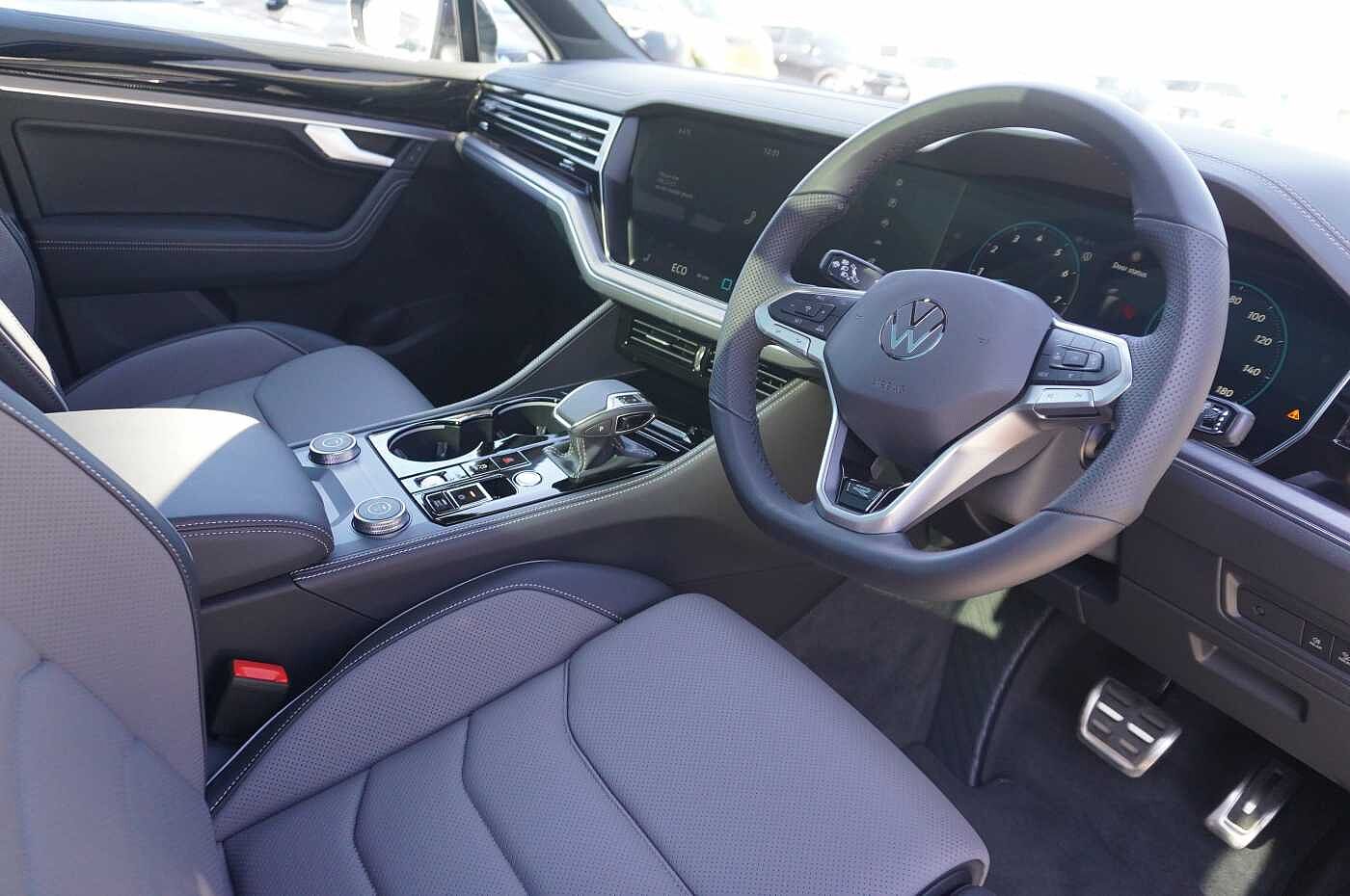 Volkswagen TOUAREG Black Edition V6 TSI 4Motion Tip 3.0 8 SPEED 5 door