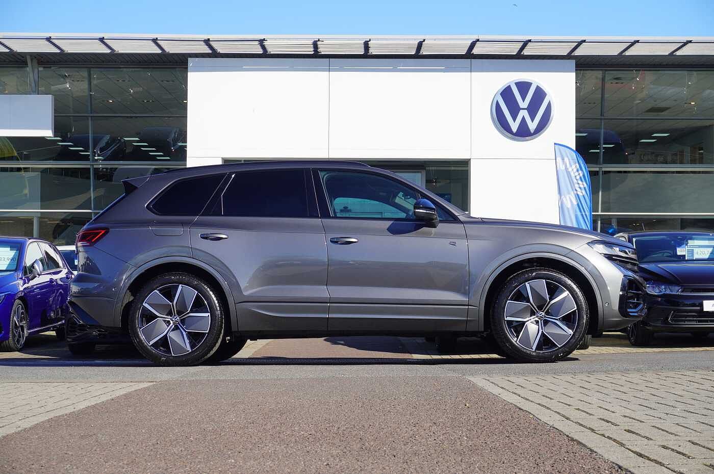 Volkswagen TOUAREG Black Edition V6 TSI 4Motion Tip 3.0 8 SPEED 5 door
