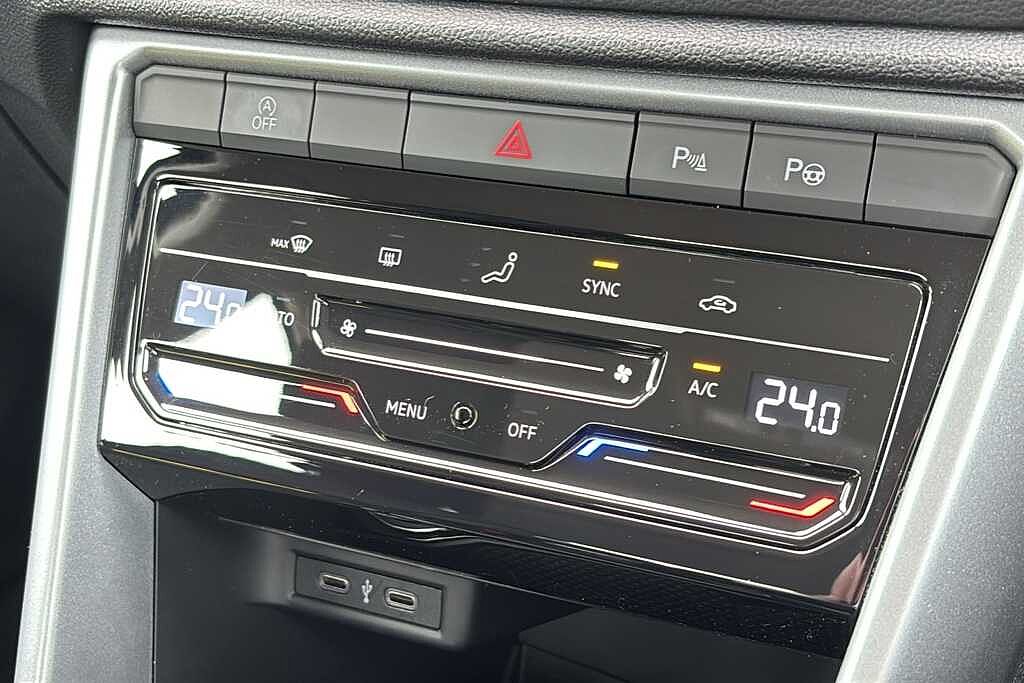 Volkswagen T-ROC Mark 1 Facelift (2022) 1.0 TSI Life 110PS