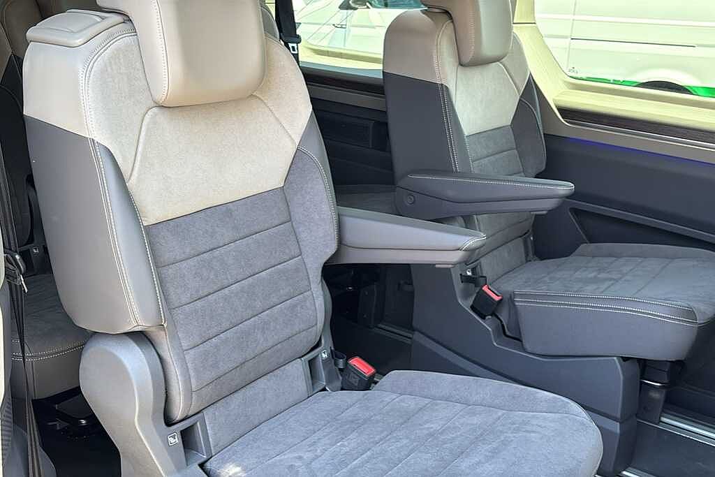 Volkswagen Multivan 2.0 TDI Style 5dr DSG