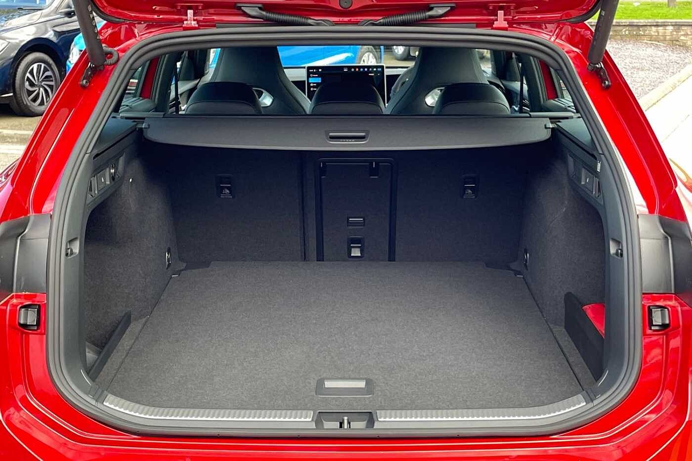 Volkswagen Passat R-Line 1.5 eTSI 150PS DSG 5Door Estate