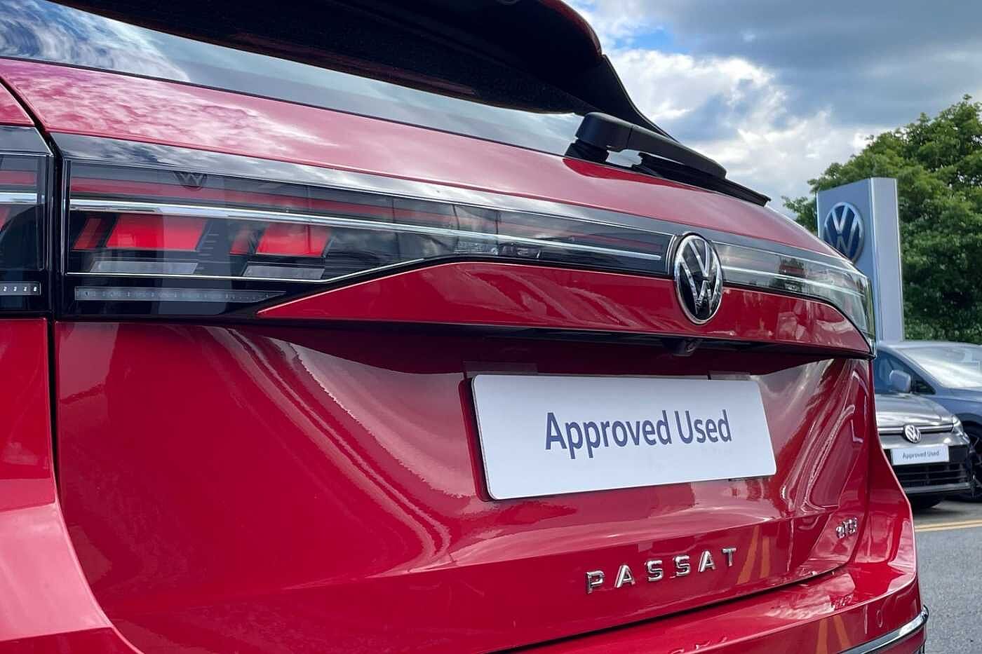 Volkswagen Passat R-Line 1.5 eTSI 150PS DSG 5Door Estate