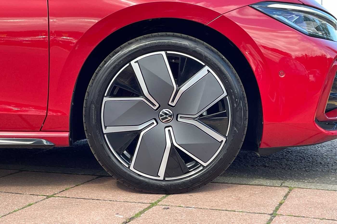 Volkswagen Passat R-Line 1.5 eTSI 150PS DSG 5Door Estate