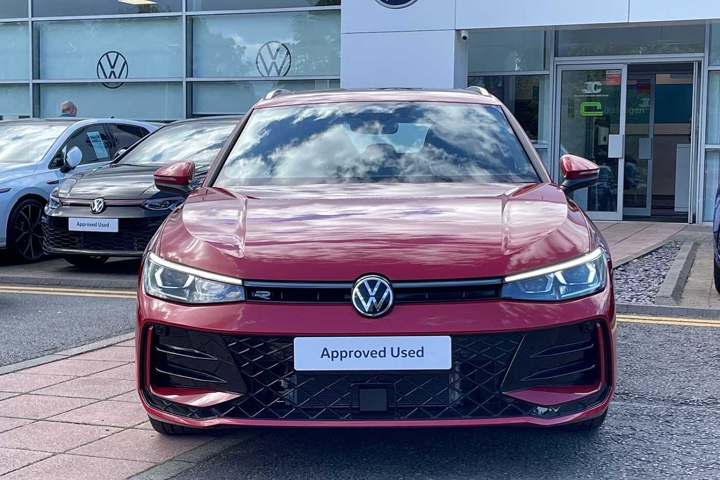Volkswagen Passat R-Line 1.5 eTSI 150PS DSG 5Door Estate