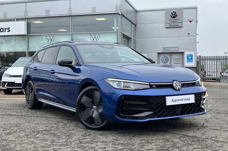 Volkswagen Passat R-Line 1.5 eTSI 150PS 7-speed DSG 5 Door