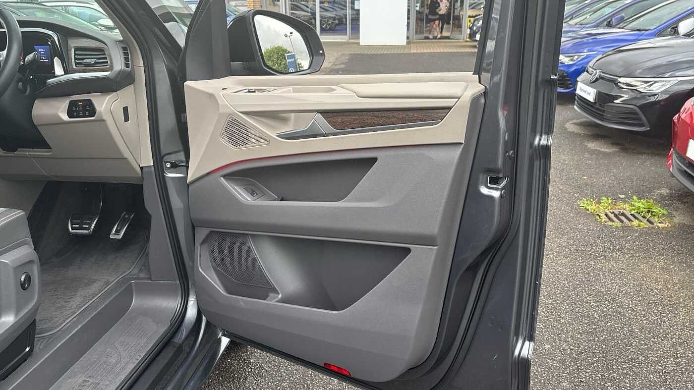 Volkswagen Multivan 2.0 TSI Style 5dr LWB DSG Petrol Estate