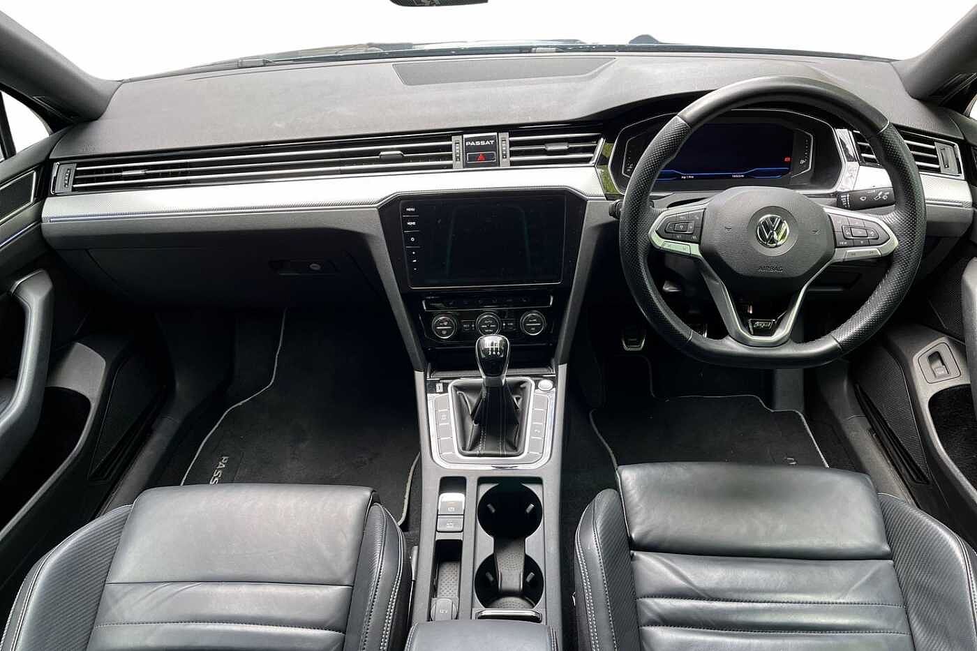 Volkswagen Passat 1.5 TSI (150ps) R-Line EVO Saloon