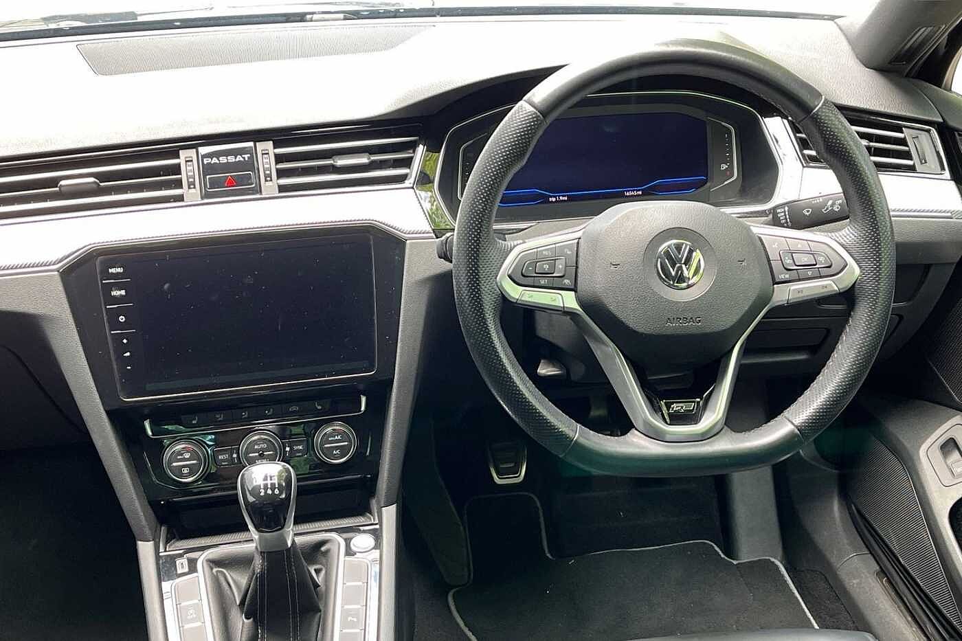 Volkswagen Passat 1.5 TSI (150ps) R-Line EVO Saloon
