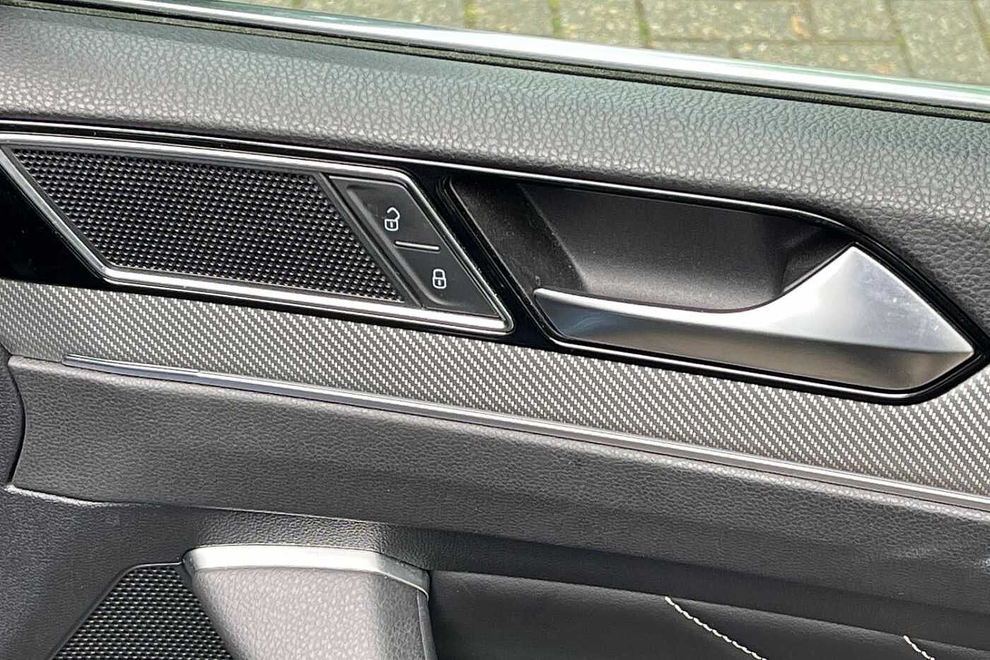 Volkswagen Passat 1.5 TSI (150ps) R-Line EVO Saloon