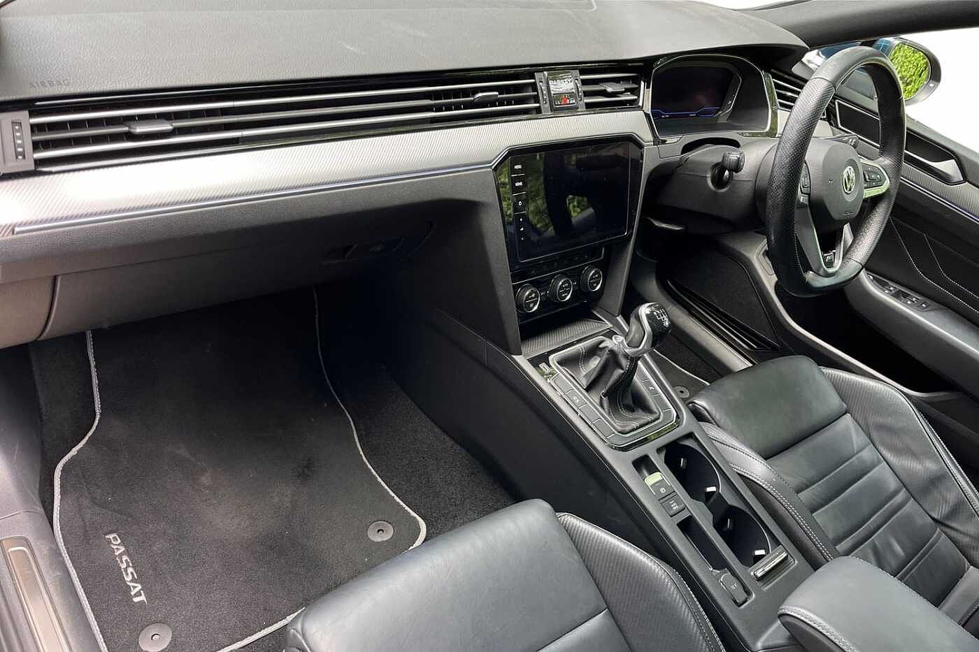 Volkswagen Passat 1.5 TSI (150ps) R-Line EVO Saloon