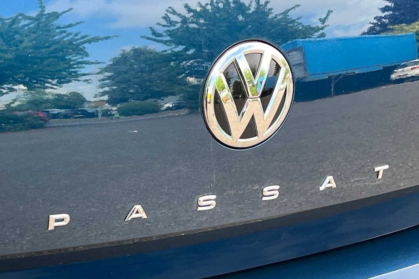 Volkswagen Passat 1.5 TSI (150ps) R-Line EVO Saloon
