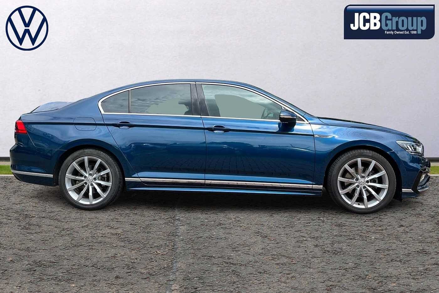 Volkswagen Passat 1.5 TSI (150ps) R-Line EVO Saloon