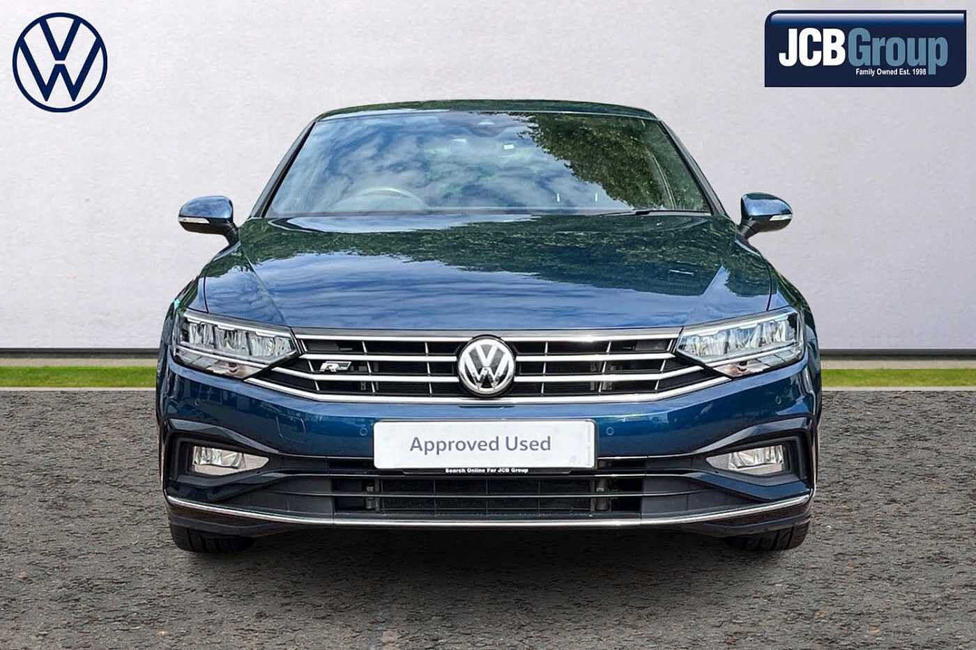Volkswagen Passat 1.5 TSI (150ps) R-Line EVO Saloon
