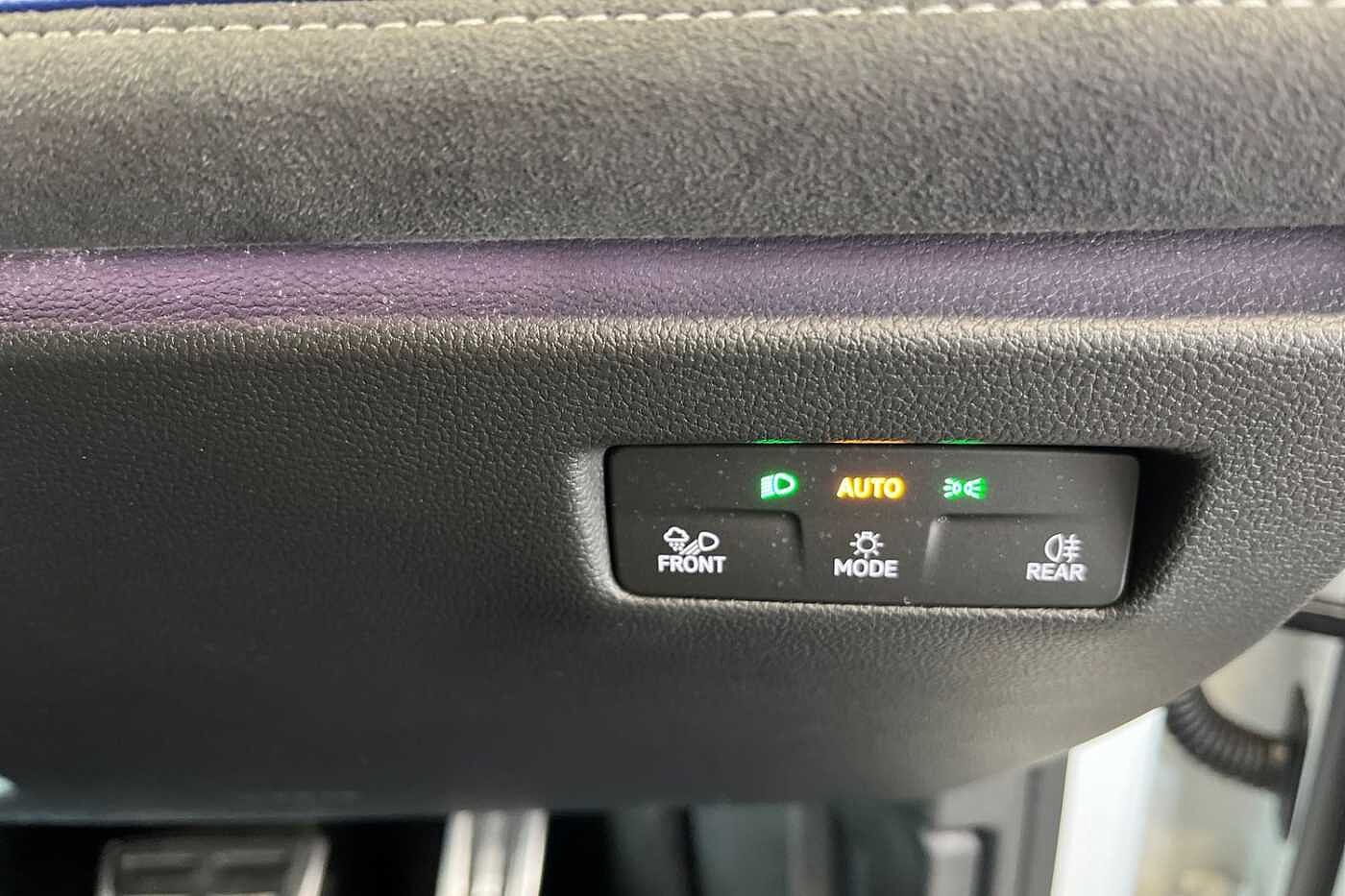 Volkswagen Passat 1.5 TSI eHybrid 19.7kWh R-Line Estate 5dr Petrol Plug-in Hybrid DSG Euro 6 (s/s)