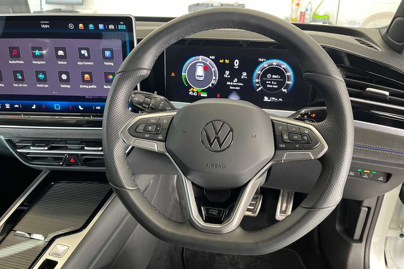 Volkswagen Passat 1.5 TSI eHybrid 19.7kWh R-Line Estate 5dr Petrol Plug-in Hybrid DSG Euro 6 (s/s)