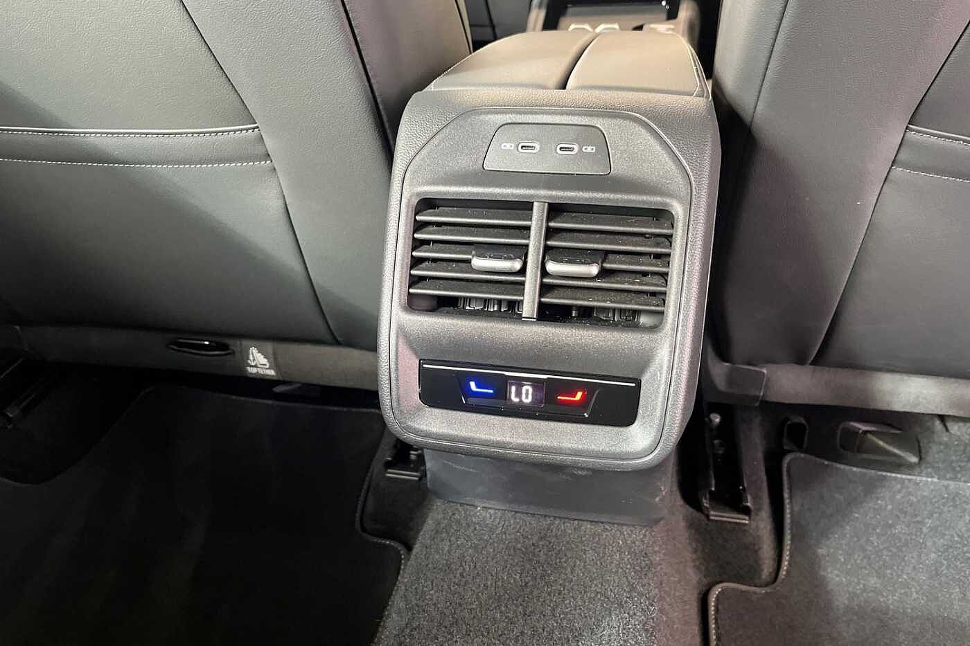 Volkswagen Passat 1.5 TSI eHybrid 19.7kWh R-Line Estate 5dr Petrol Plug-in Hybrid DSG Euro 6 (s/s)