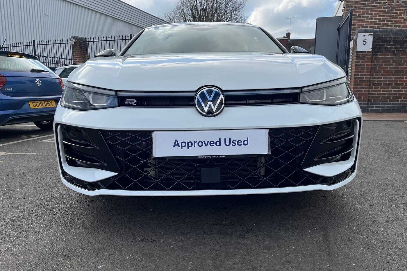 Volkswagen Passat 1.5 TSI eHybrid 19.7kWh R-Line Estate 5dr Petrol Plug-in Hybrid DSG Euro 6 (s/s)