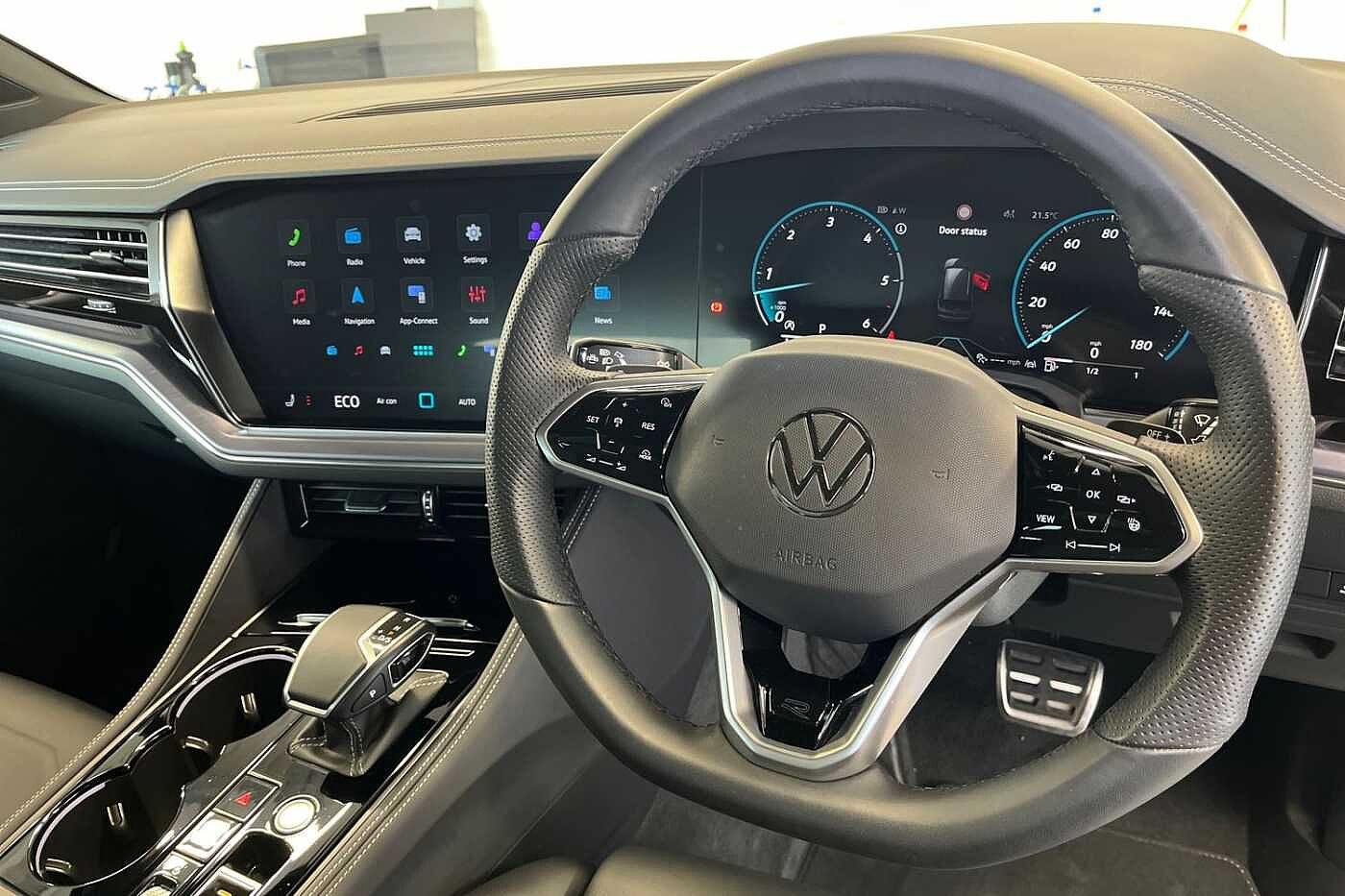 Volkswagen Touareg 3.0 TDI V6 Black Edition SUV 5dr Diesel Tiptronic 4Motion Euro 6 (s/s) (286 ps)