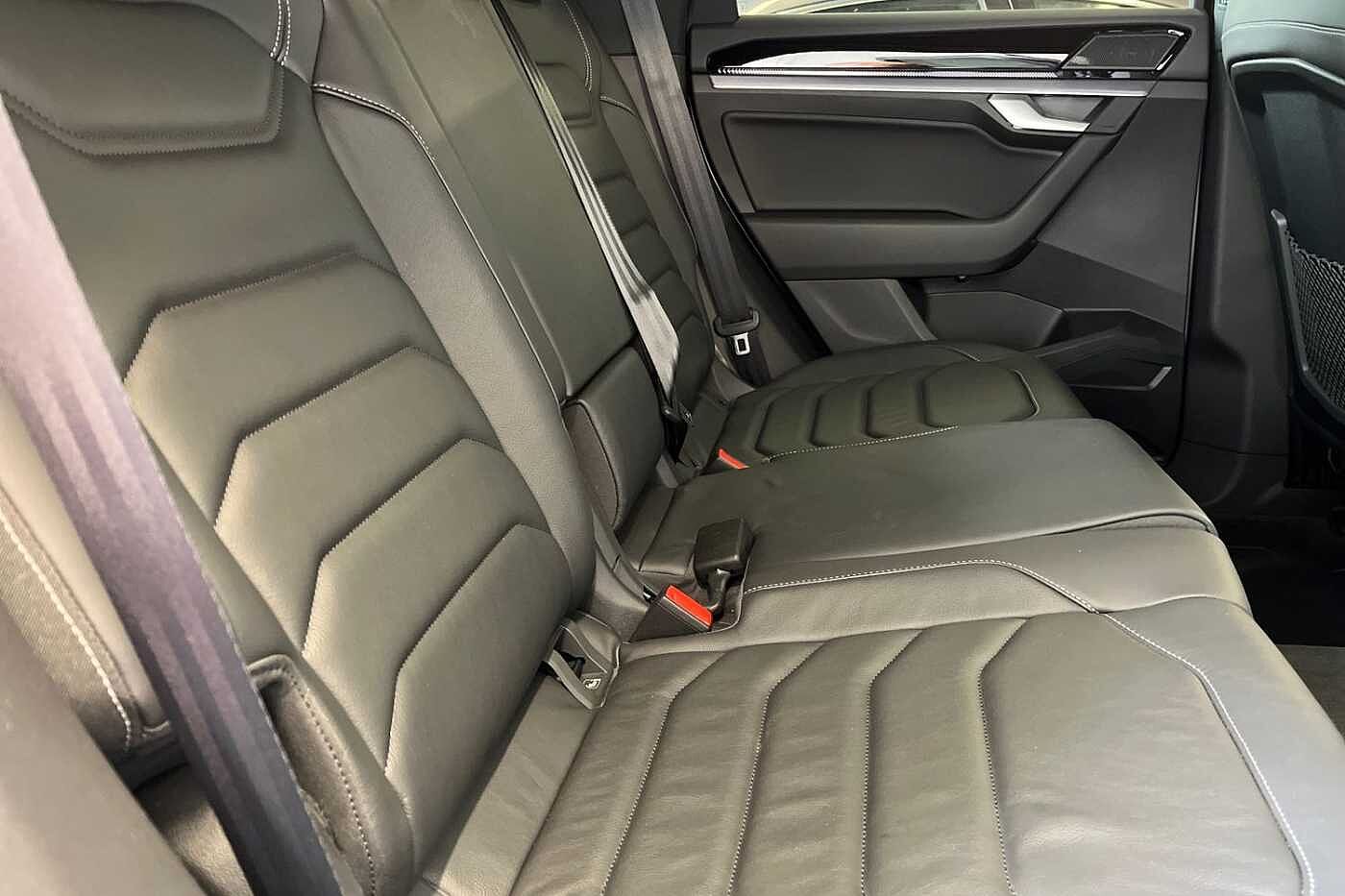 Volkswagen Touareg 3.0 TDI V6 Black Edition SUV 5dr Diesel Tiptronic 4Motion Euro 6 (s/s) (286 ps)