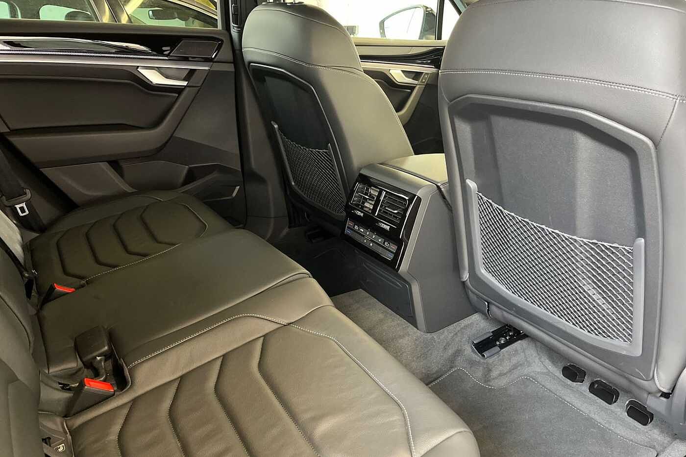 Volkswagen Touareg 3.0 TDI V6 Black Edition SUV 5dr Diesel Tiptronic 4Motion Euro 6 (s/s) (286 ps)