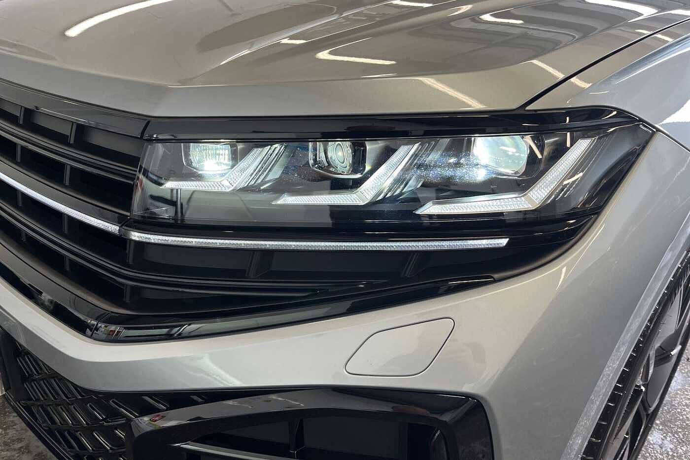 Volkswagen Touareg 3.0 TDI V6 Black Edition SUV 5dr Diesel Tiptronic 4Motion Euro 6 (s/s) (286 ps)