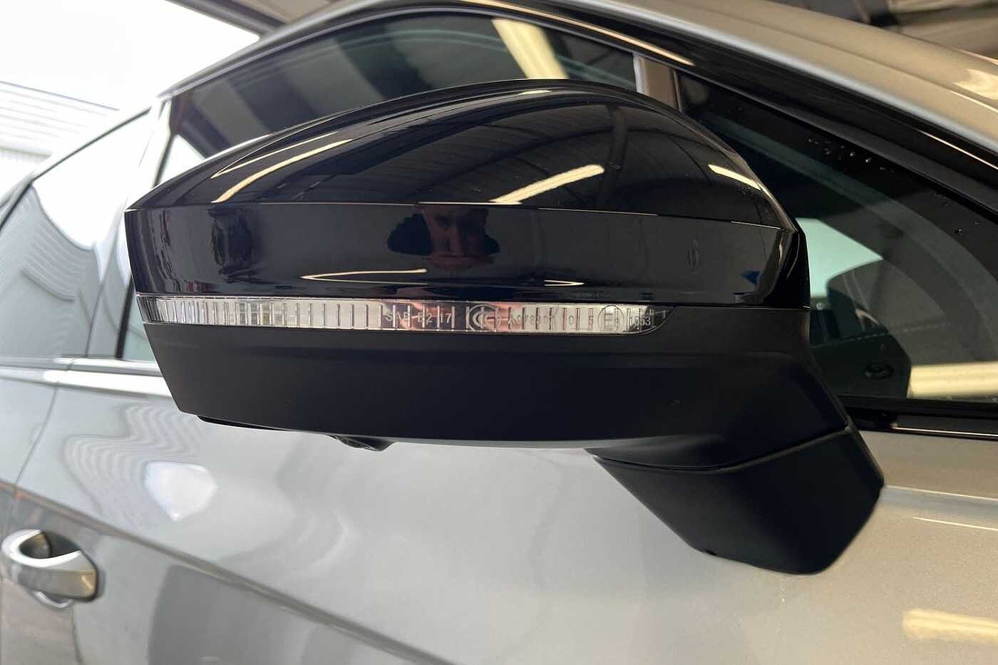 Volkswagen Touareg 3.0 TDI V6 Black Edition SUV 5dr Diesel Tiptronic 4Motion Euro 6 (s/s) (286 ps)