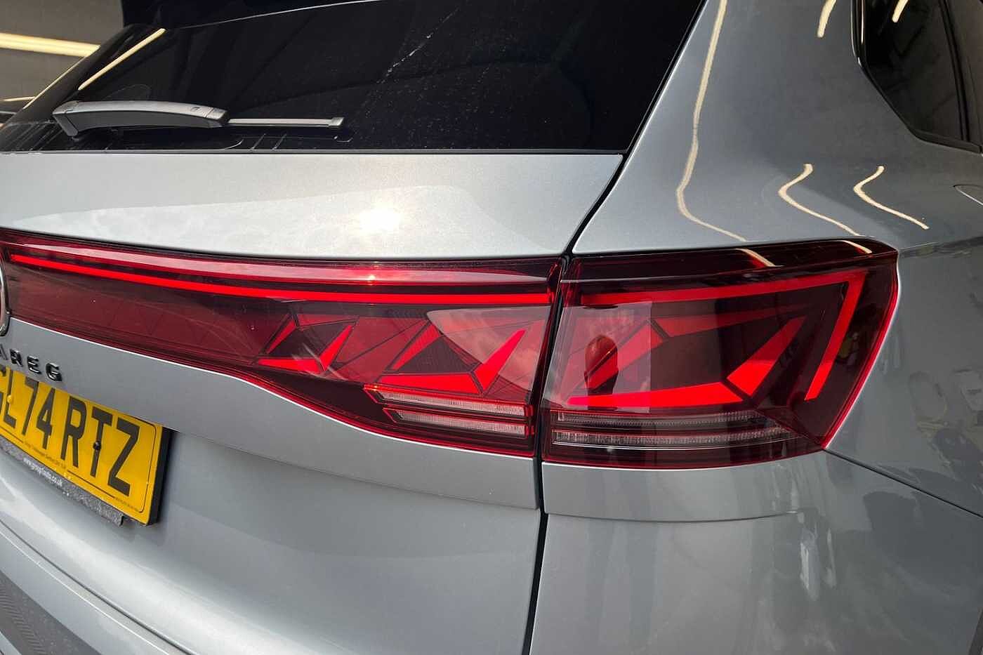 Volkswagen Touareg 3.0 TDI V6 Black Edition SUV 5dr Diesel Tiptronic 4Motion Euro 6 (s/s) (286 ps)