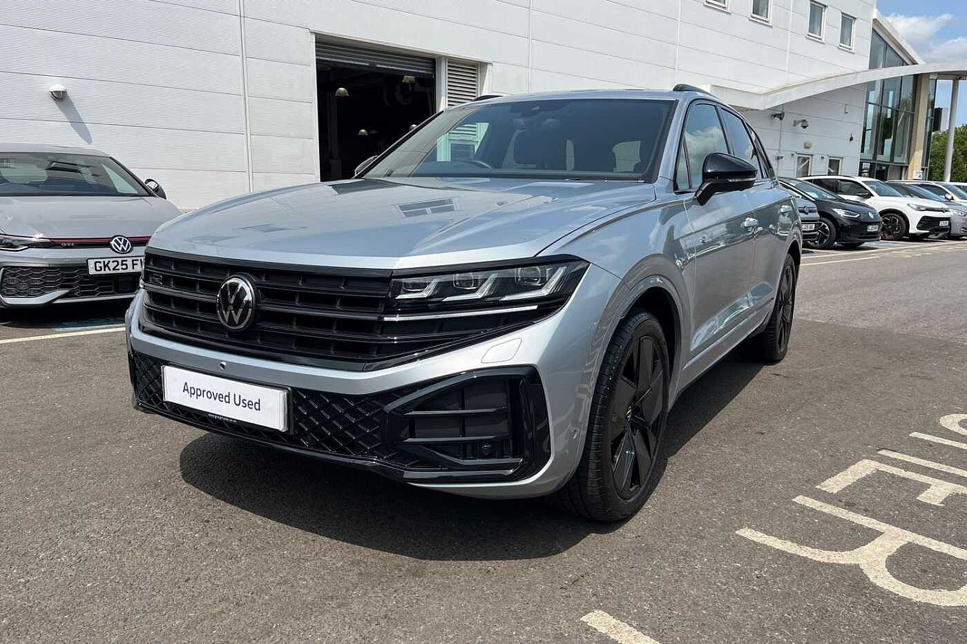 Volkswagen Touareg 3.0 TDI V6 Black Edition SUV 5dr Diesel Tiptronic 4Motion Euro 6 (s/s) (286 ps)