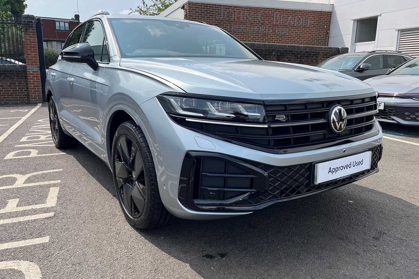 Volkswagen Touareg 3.0 TDI V6 Black Edition SUV 5dr Diesel Tiptronic 4Motion Euro 6 (s/s) (286 ps)