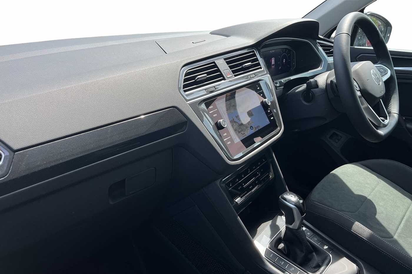 Volkswagen Tiguan 1.4 TSI 13kWh Elegance SUV 5dr Petrol Plug-in Hybrid DSG Euro 6 (s/s) (245 ps)