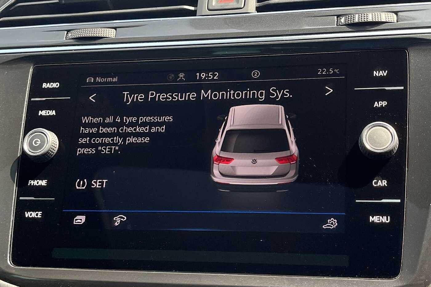 Volkswagen Tiguan 1.4 TSI 13kWh Elegance SUV 5dr Petrol Plug-in Hybrid DSG Euro 6 (s/s) (245 ps)