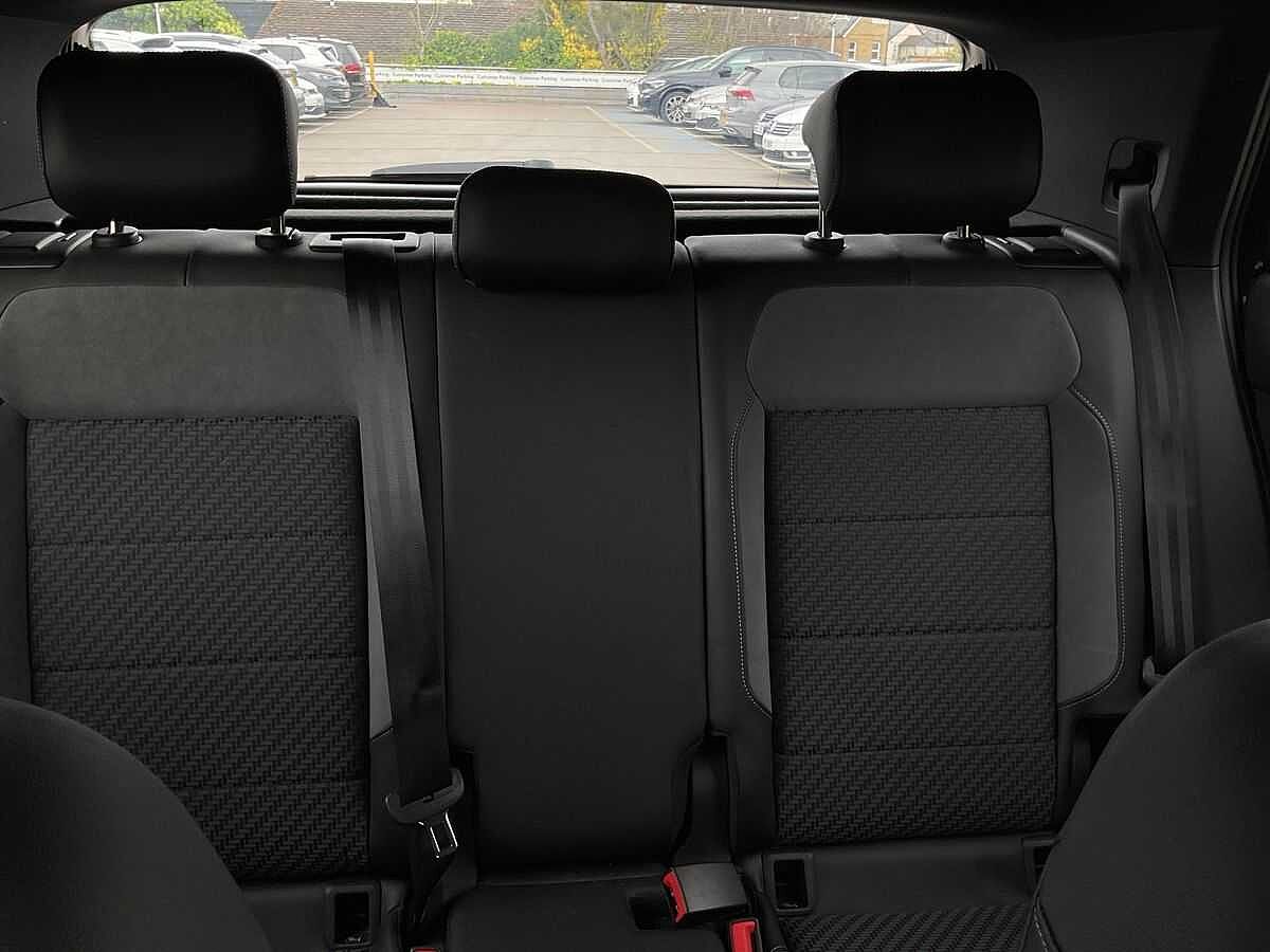 Volkswagen T-Cross 1.0 TSI (110ps) R-Line DSG Hatchback