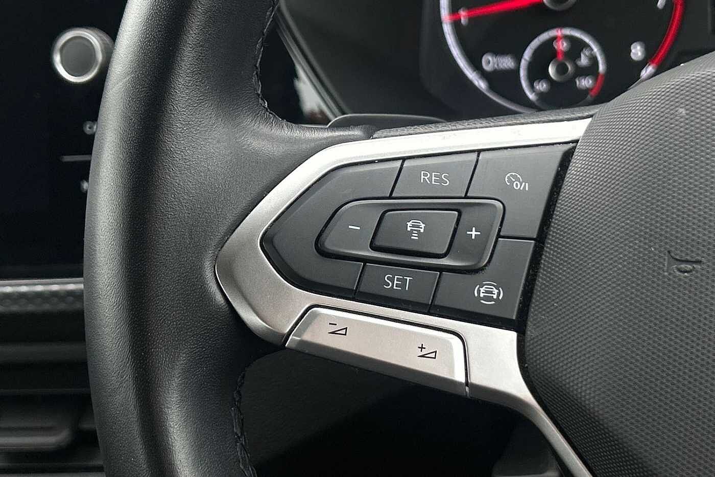Volkswagen T-Cross 1.0 TSI (110ps) SE DSG Hatchback
