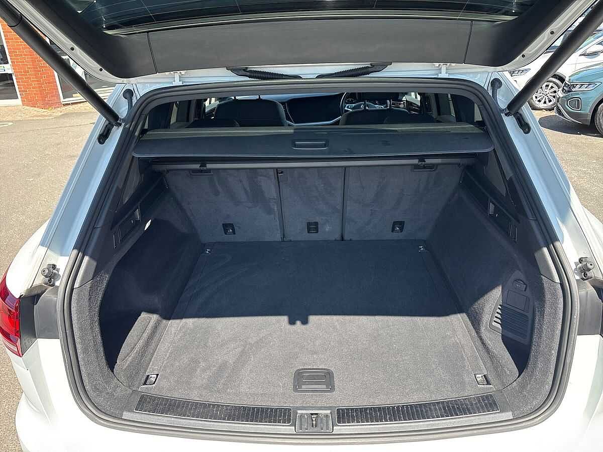 Volkswagen Touareg 3.0 V6 TDI 4Motion R-Line Tech 5Dr Tip Auto