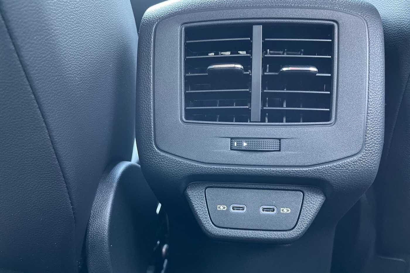 Volkswagen T-Roc 1.5 TSI R-Line SUV 5dr Petrol DSG 150 ps - REAR CAMERA, HEATED SEATS