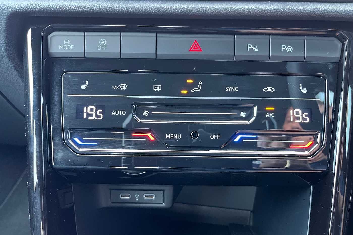 Volkswagen T-Roc 1.5 TSI R-Line SUV 5dr Petrol DSG 150 ps - REAR CAMERA, HEATED SEATS